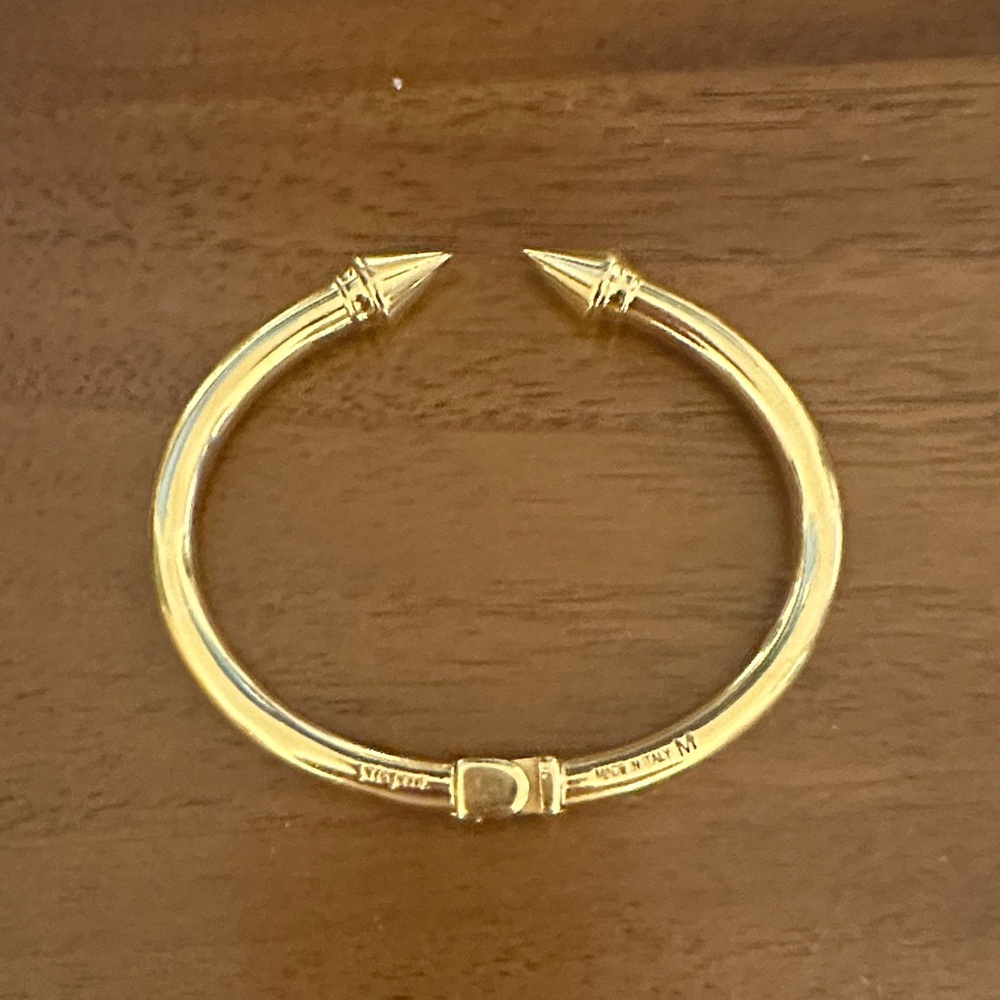 Chic Gold-Tone Women's Bracelet